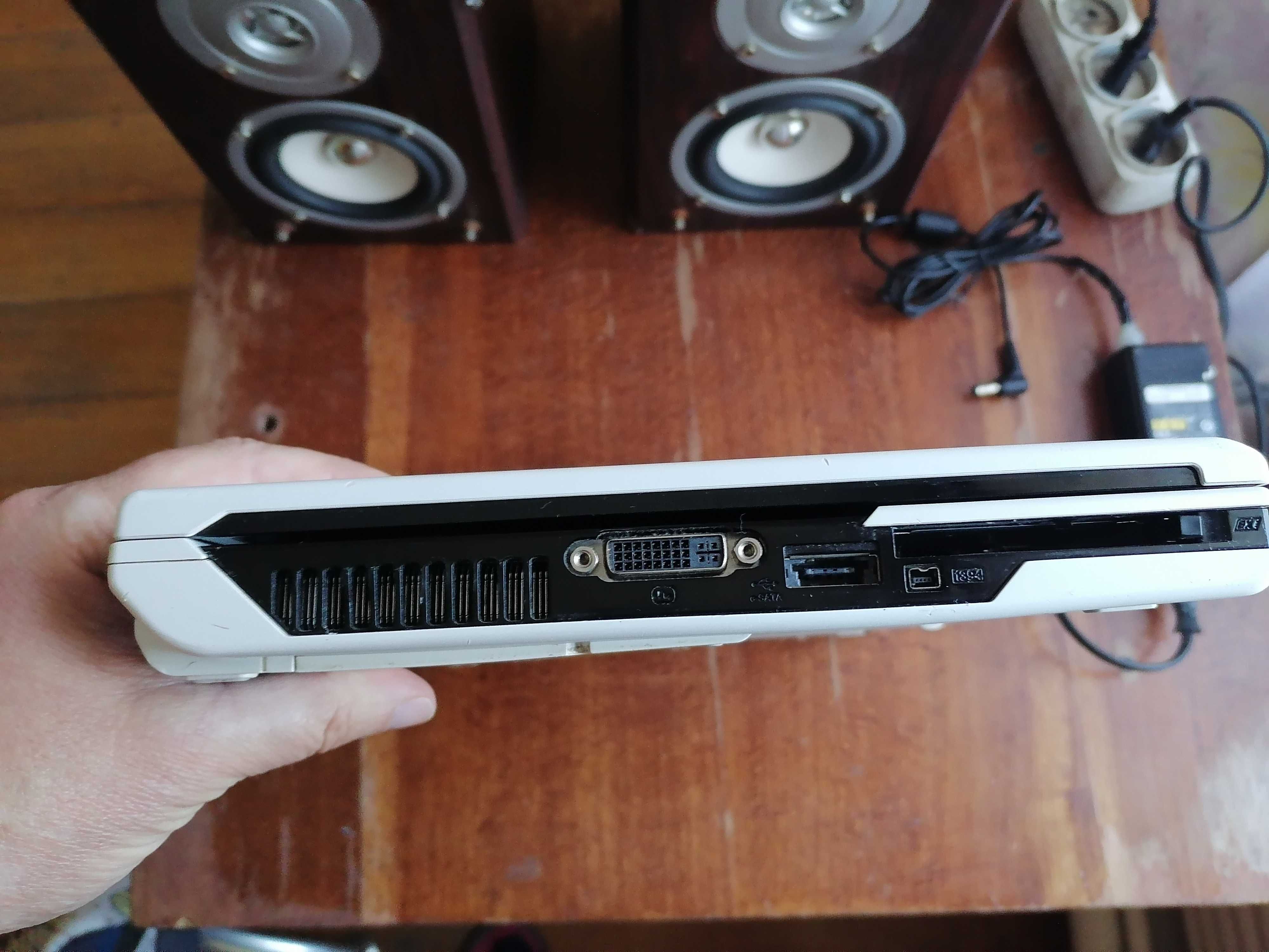 Fujitsu-Siemens AMILO Si 3655