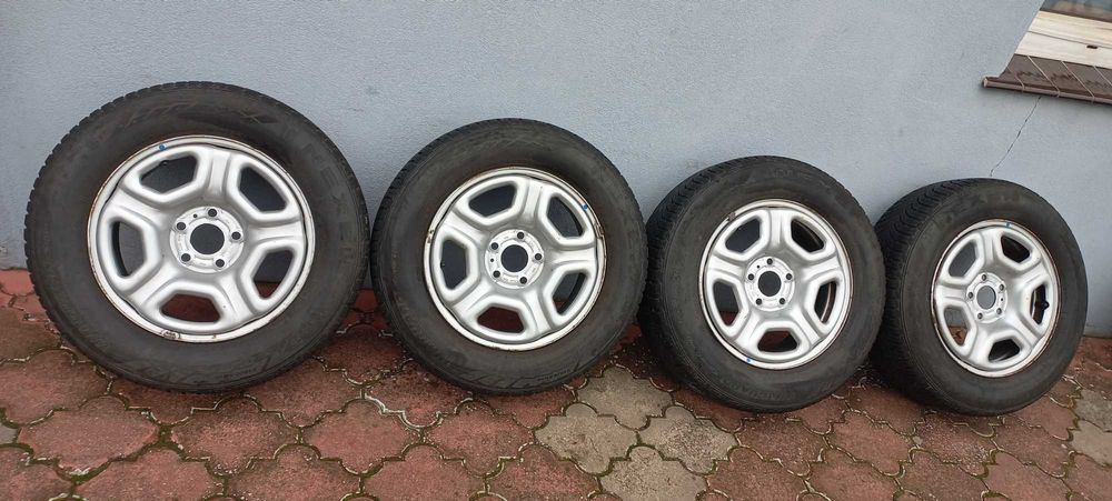 Komplet kół Zimowych __Dacia DUSTER __ 215/65/R16