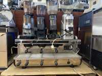 Maquina cafe la cimbal m22 premium 3 grupos como nova INVENTOS