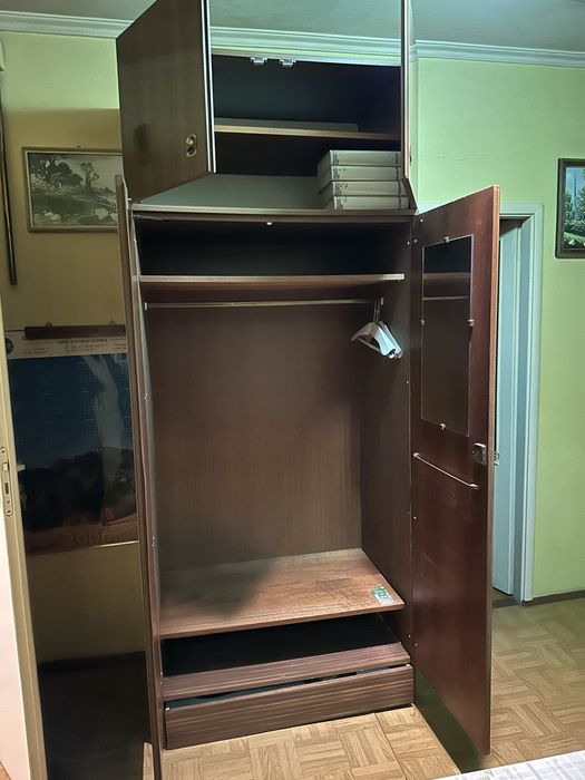 Szafa z nadstawką. Do rozebrania i zabrania.