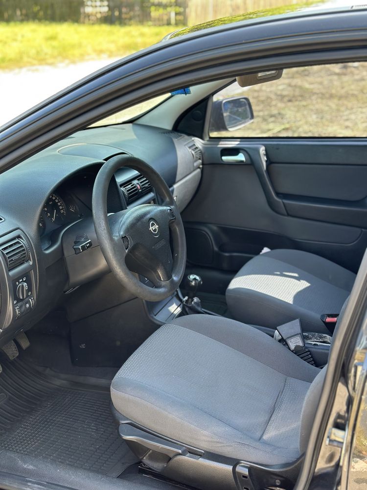 Opel Astra 2008рік 1.6 бензин