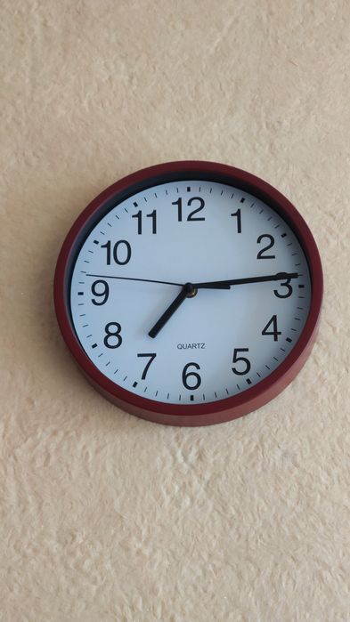 Годинник настінний