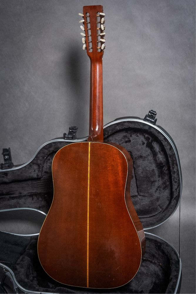 Gitara elektroakustyczna Martin D-12-20 z 1971 roku