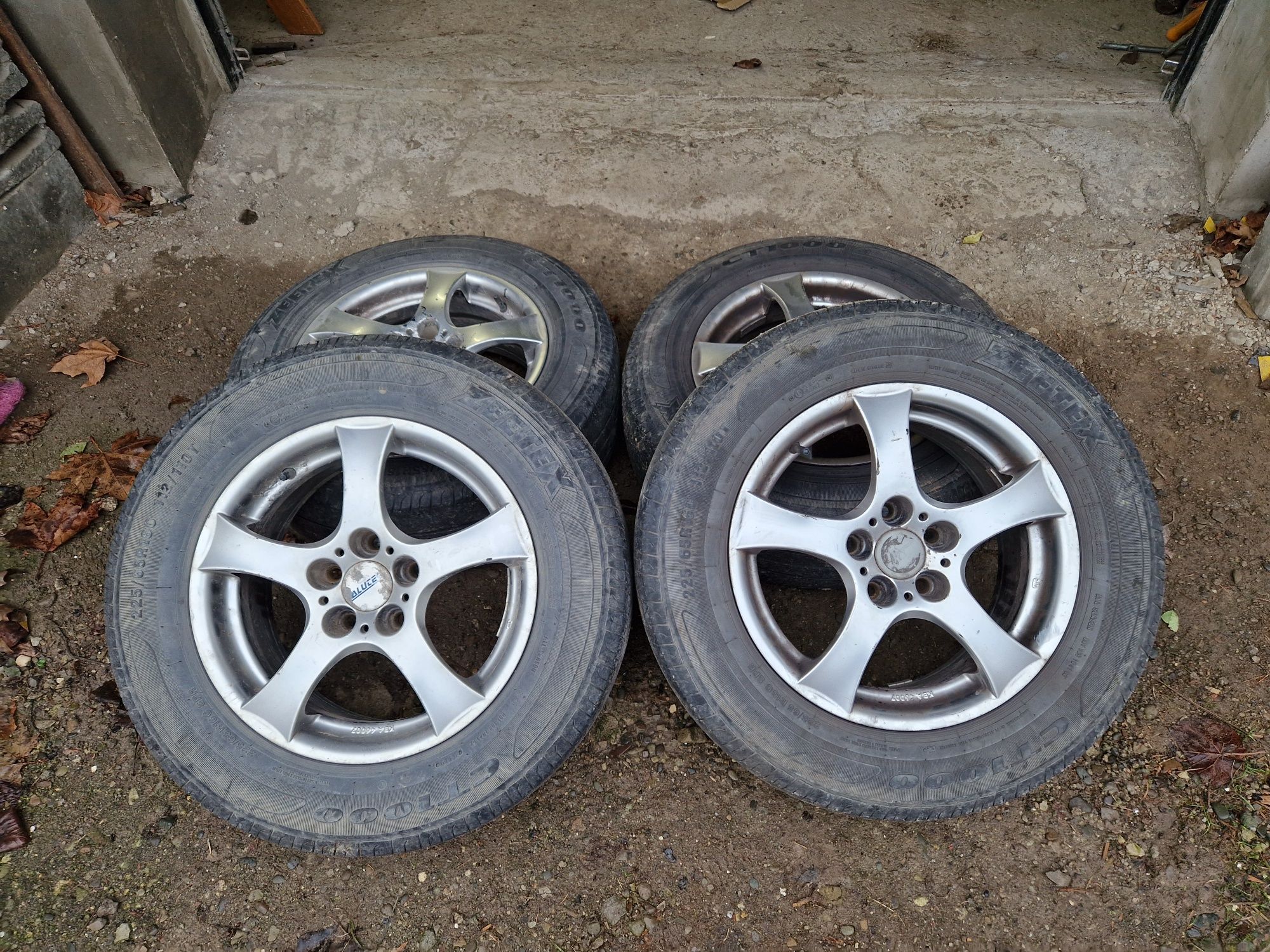 Komplet kól 225/65/16r ,5x114.3