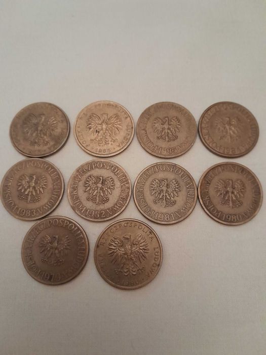 Sprzedam kolekcję 10 szt monet 5 zł z mosiądzu PRL różne roczniki