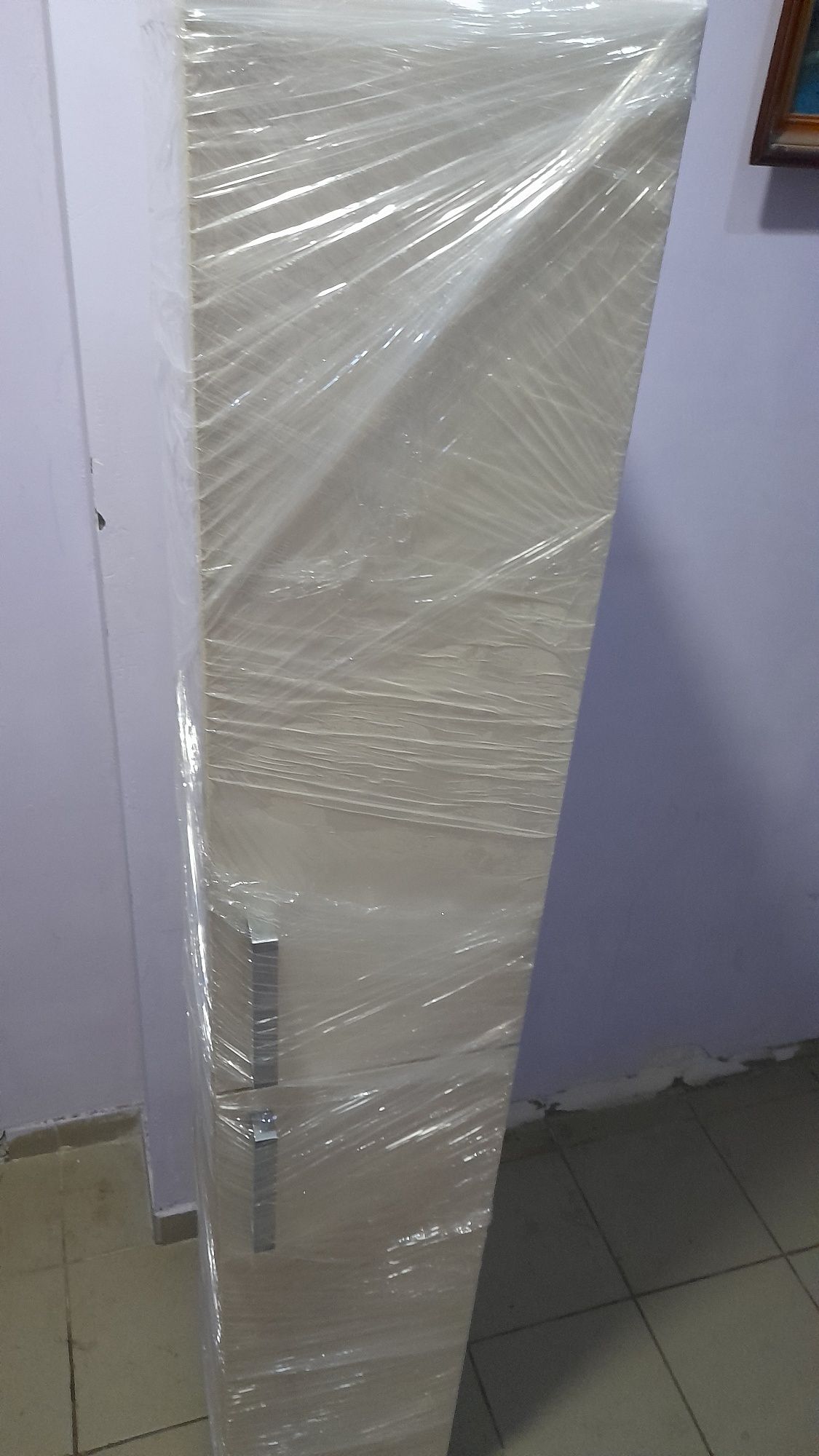 Продам пенал в ванную комнату.