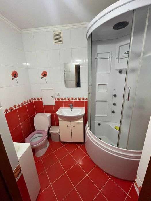 Оренда 2к. квартири, смірнова, район "Епіцентру", подобово.