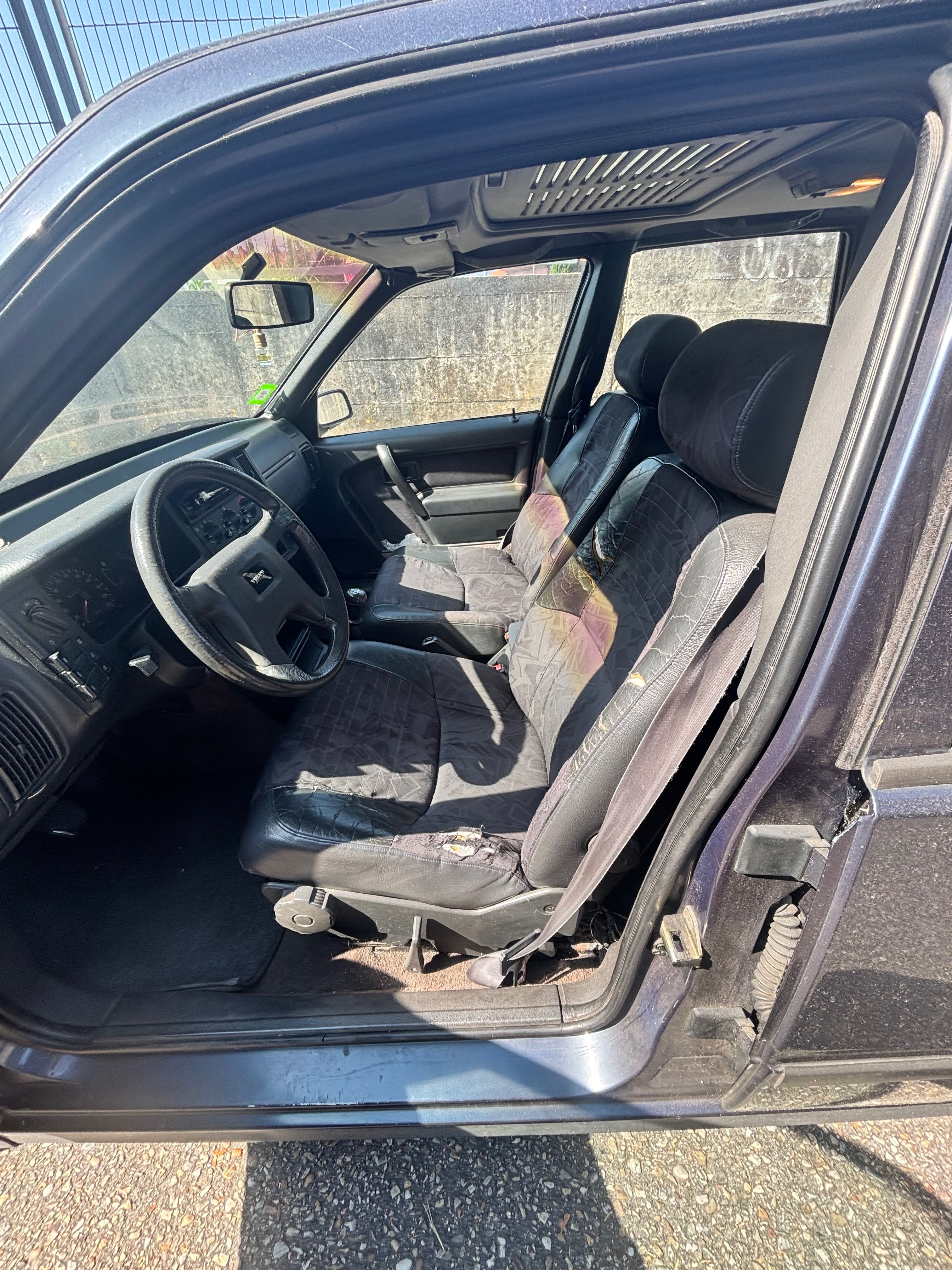 Volvo 460L veiculo