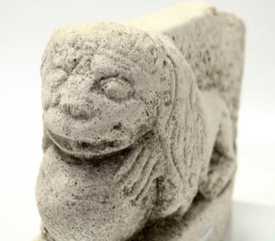 Escultura oriental leão