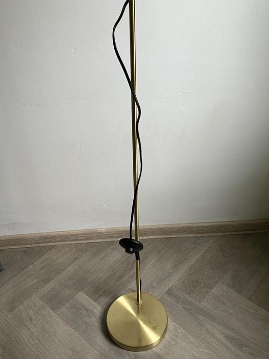 Lampa podłogowa .