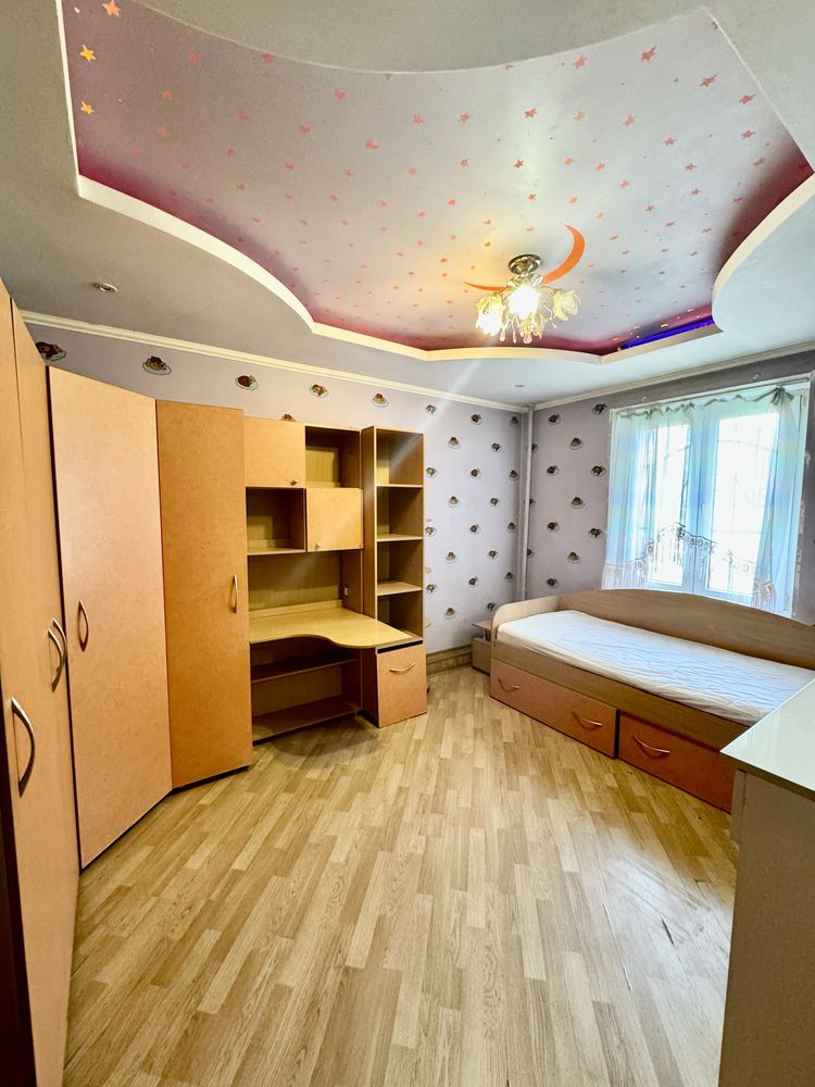 4-х кімнатна квартира по вул. Івасюка, район Арсену, Епіцентру.
