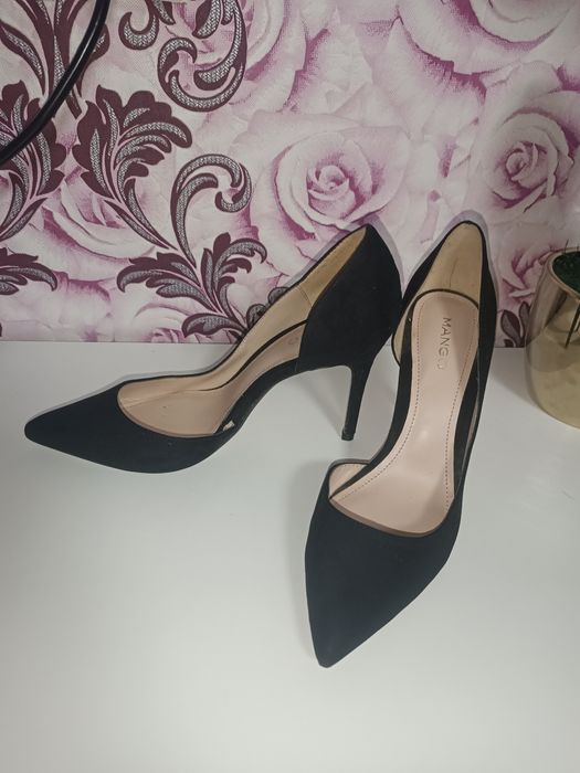 Туфли Манго б/у замш в отличном состоянии 36 размер,по стельке 22 см