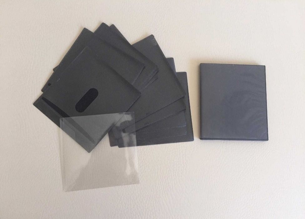 Equipamento Variado de Telecomunicações + 16 CDs e 8 Capas para CD