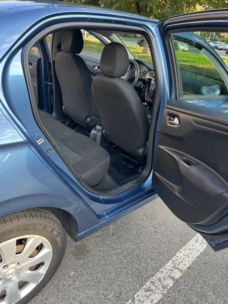 Peugeot 301 2015 року