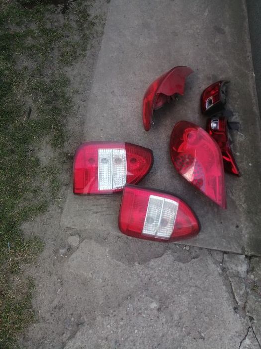 zafira a lift Lampa lewa  prawa europa poznan