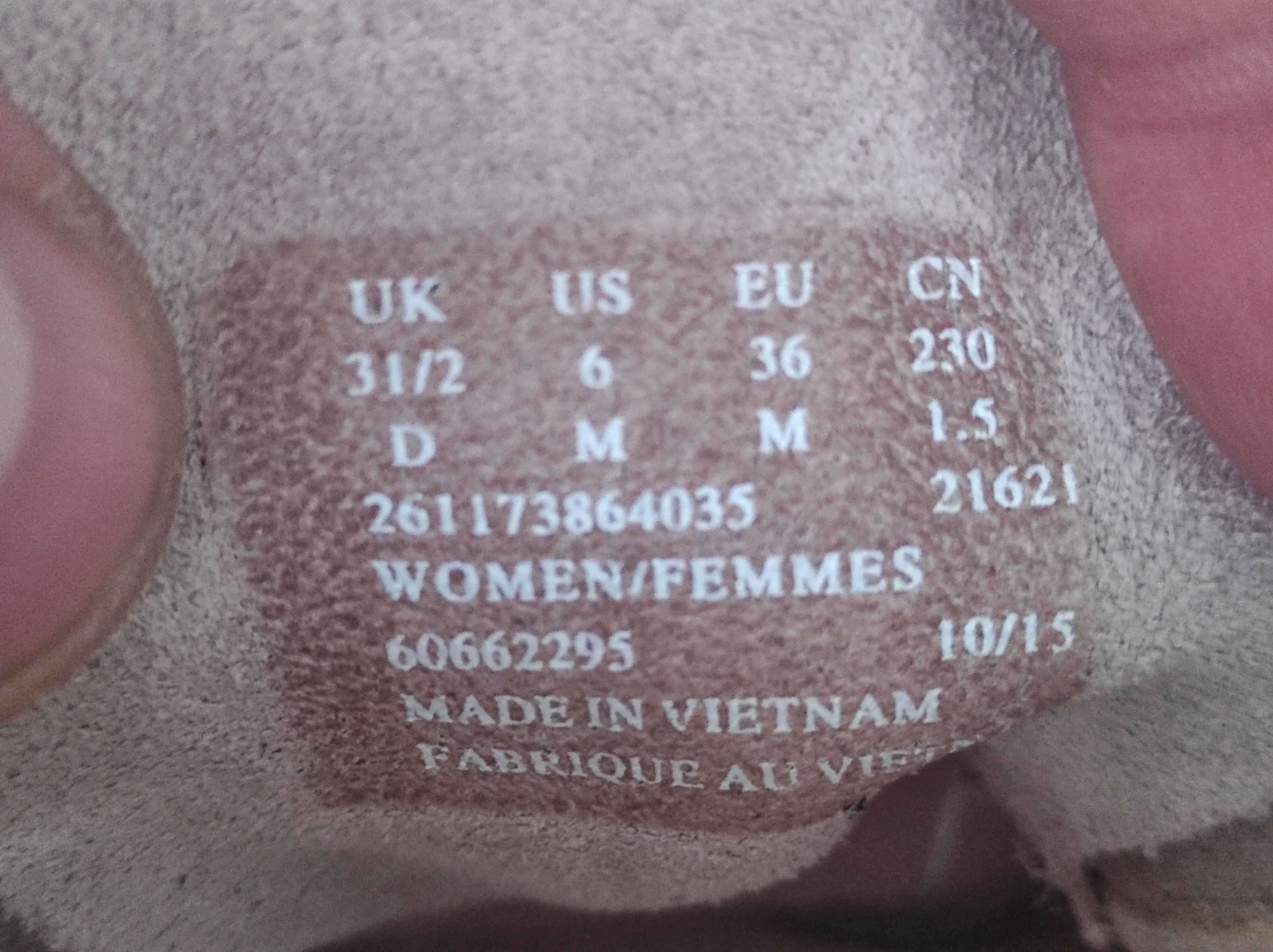 Стильние,суперлегенькие замшевие мокасини Clarks narrative р.36