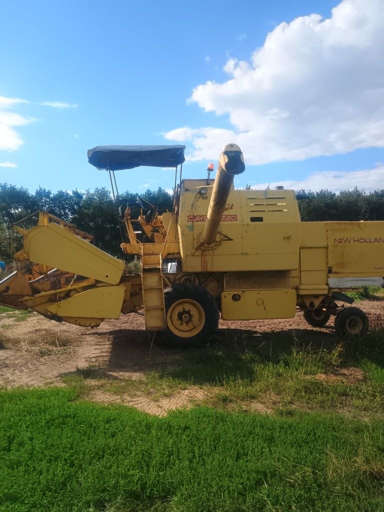Kombajn zbożowy New Holland 1520