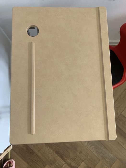 Biurko kreślarskie regulowane dla dziecka