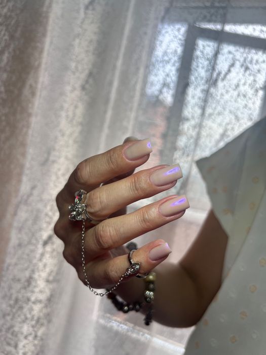 Працюю в Центрі Міста. Манікюр , гель лак+ укріпленя , нарощування)