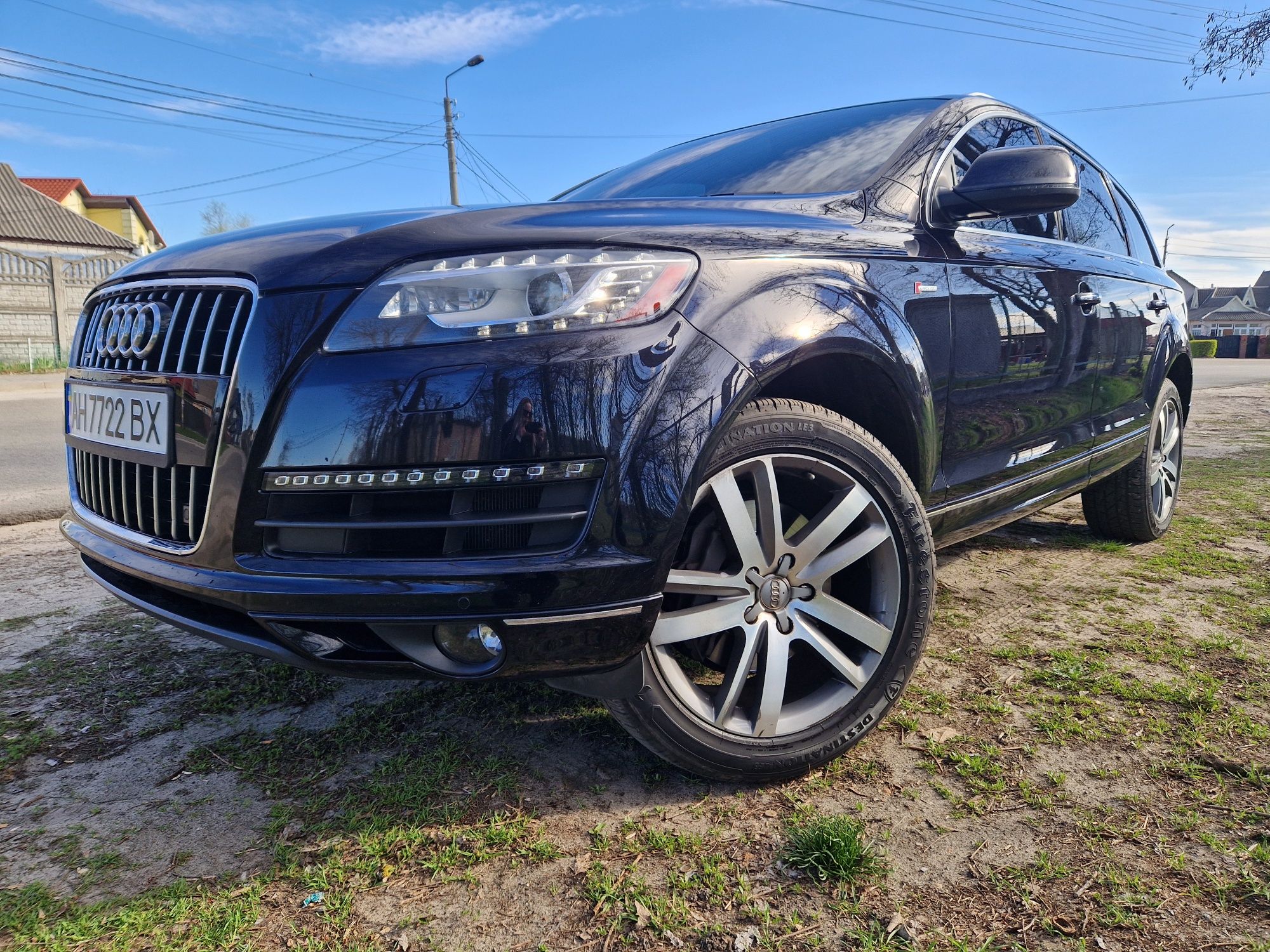 Audi Q7 3.0 бензин  7 мест Quatro 2015