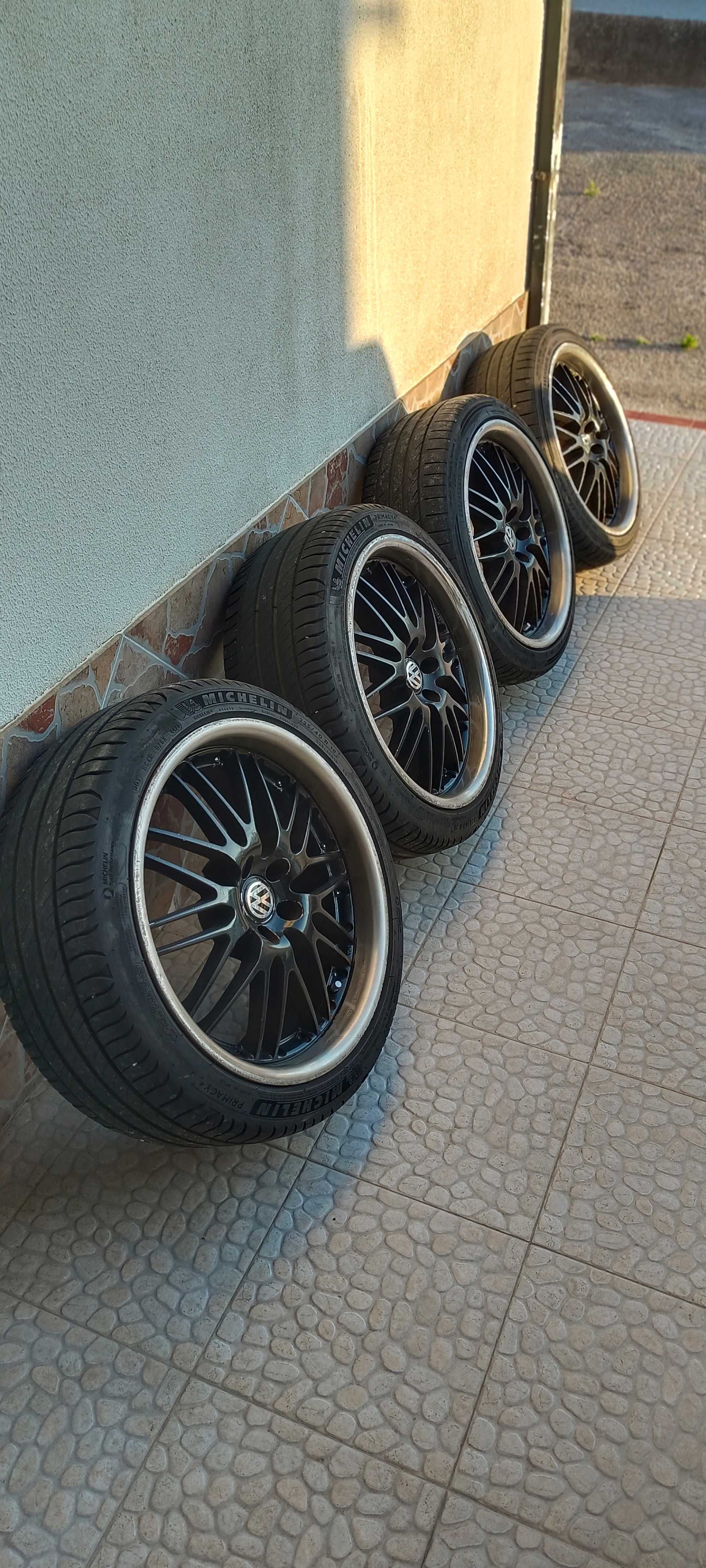Vendo 4 Jantes Aro 18 com Pneus (80% de piso) – 450€

 5x100