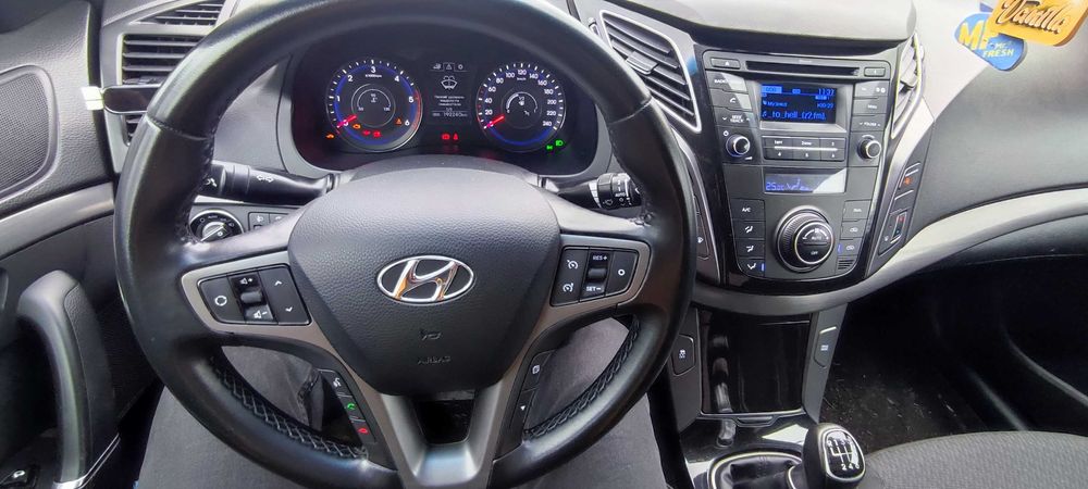 Продам авто Hyundai i40 2015