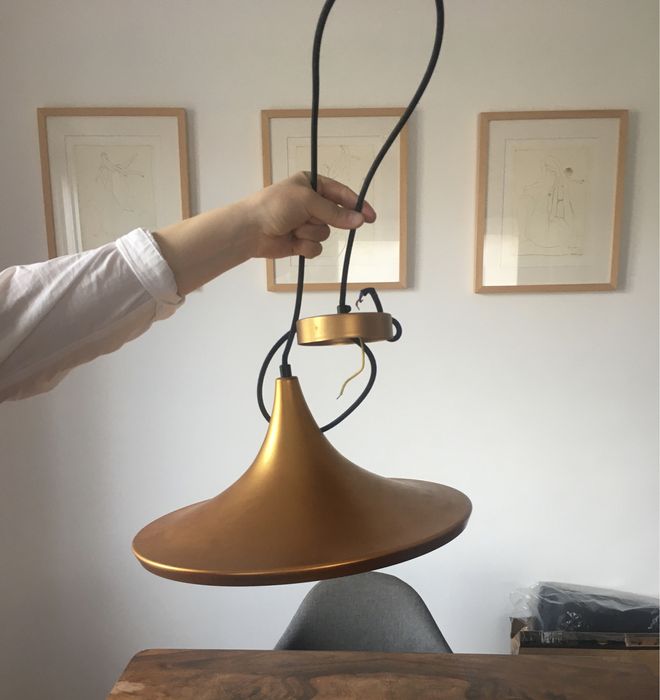 Candeeiros suspensos