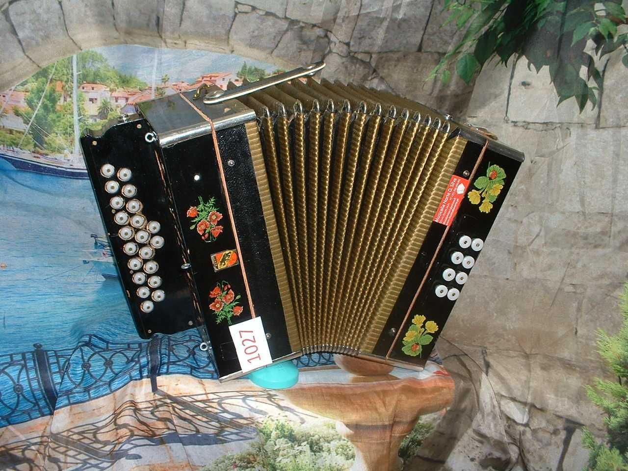 Concertina para venda N, 1027
