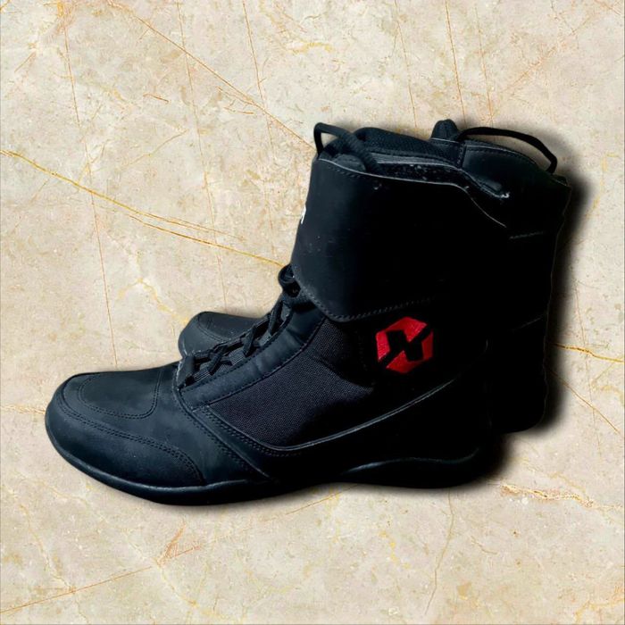 Мотоботи мотоекипировка