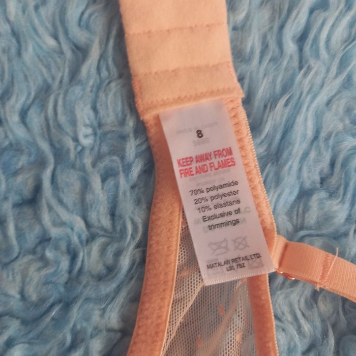 Piękny biustonosz koronkowy morelowy stanik