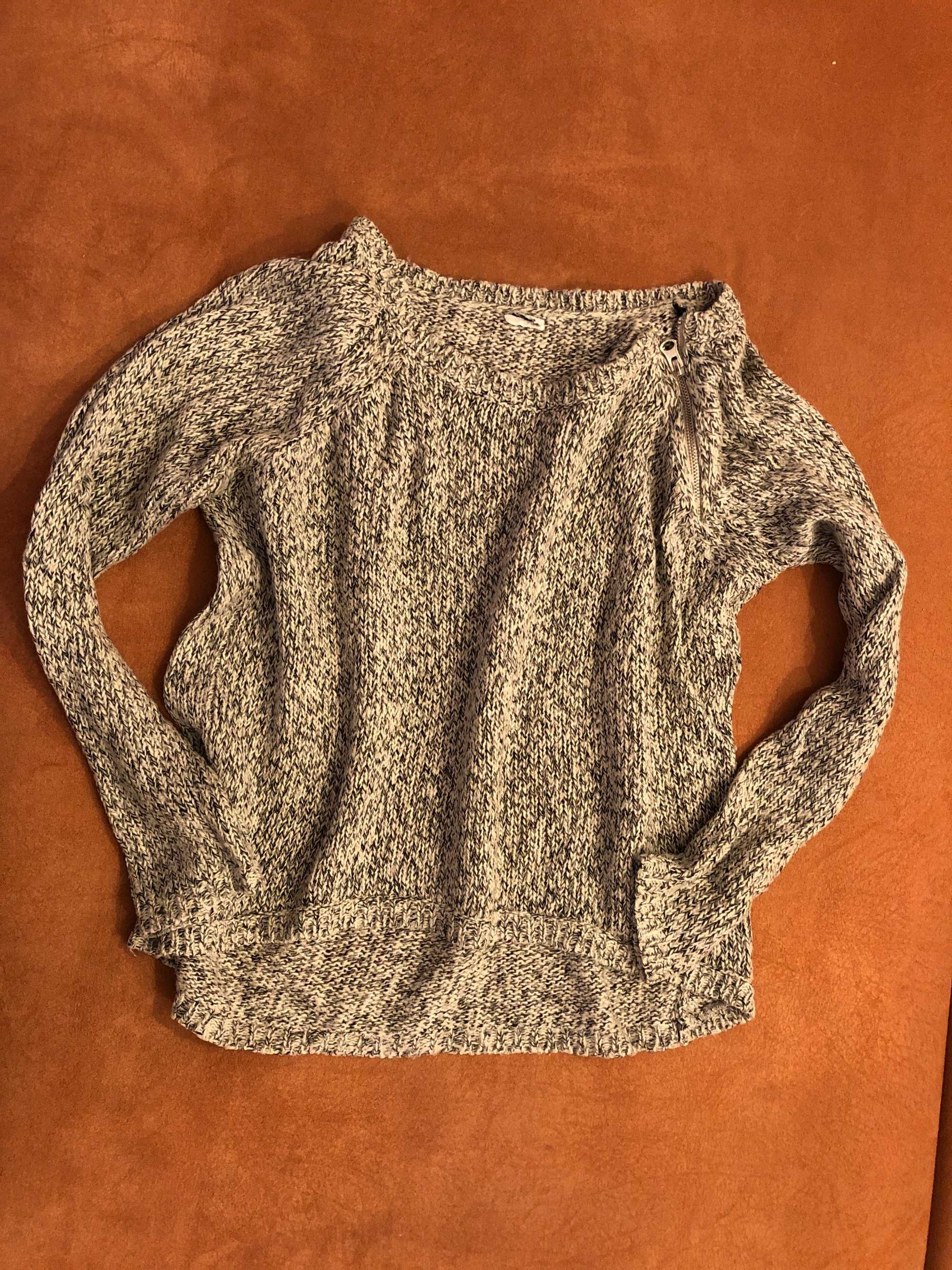 Sweter damski delikatny, lekki, w pepitkę. Szaro- czarny, b.wygodny