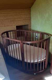 Круглая овальная кроватка с матрасом, маятником, колёсиками