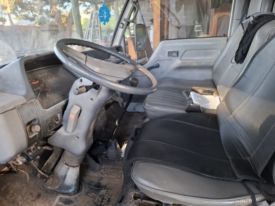 Carrinha caixa aberta com muita força