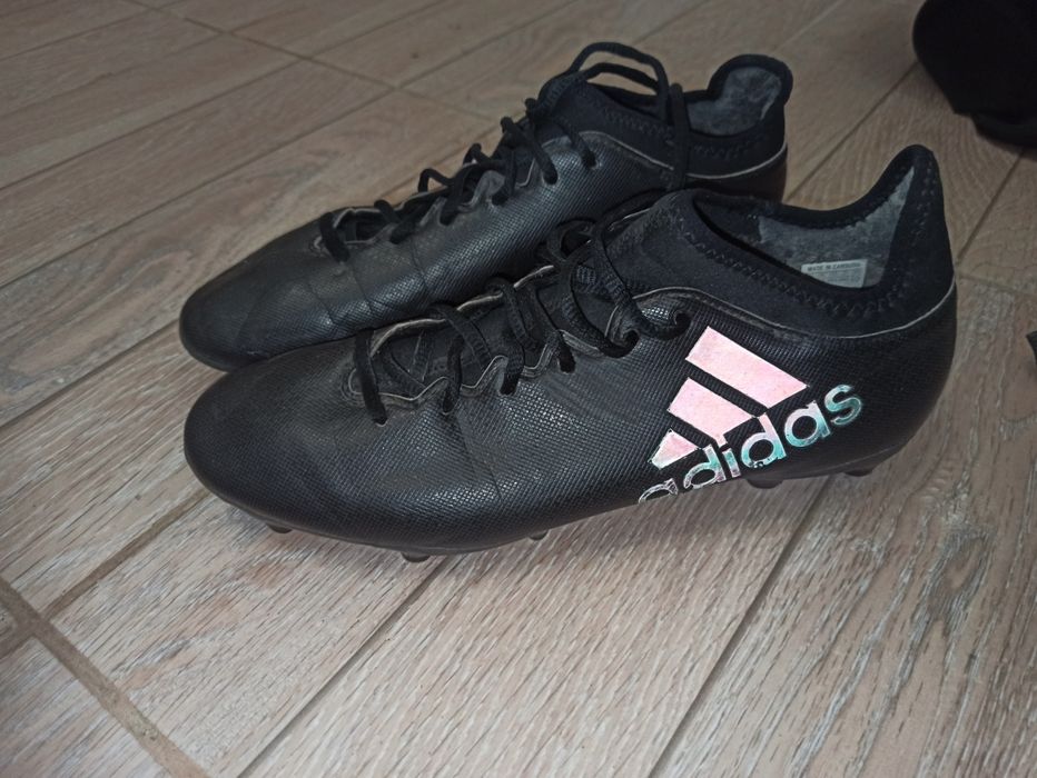 Футбольні бутси adidas X