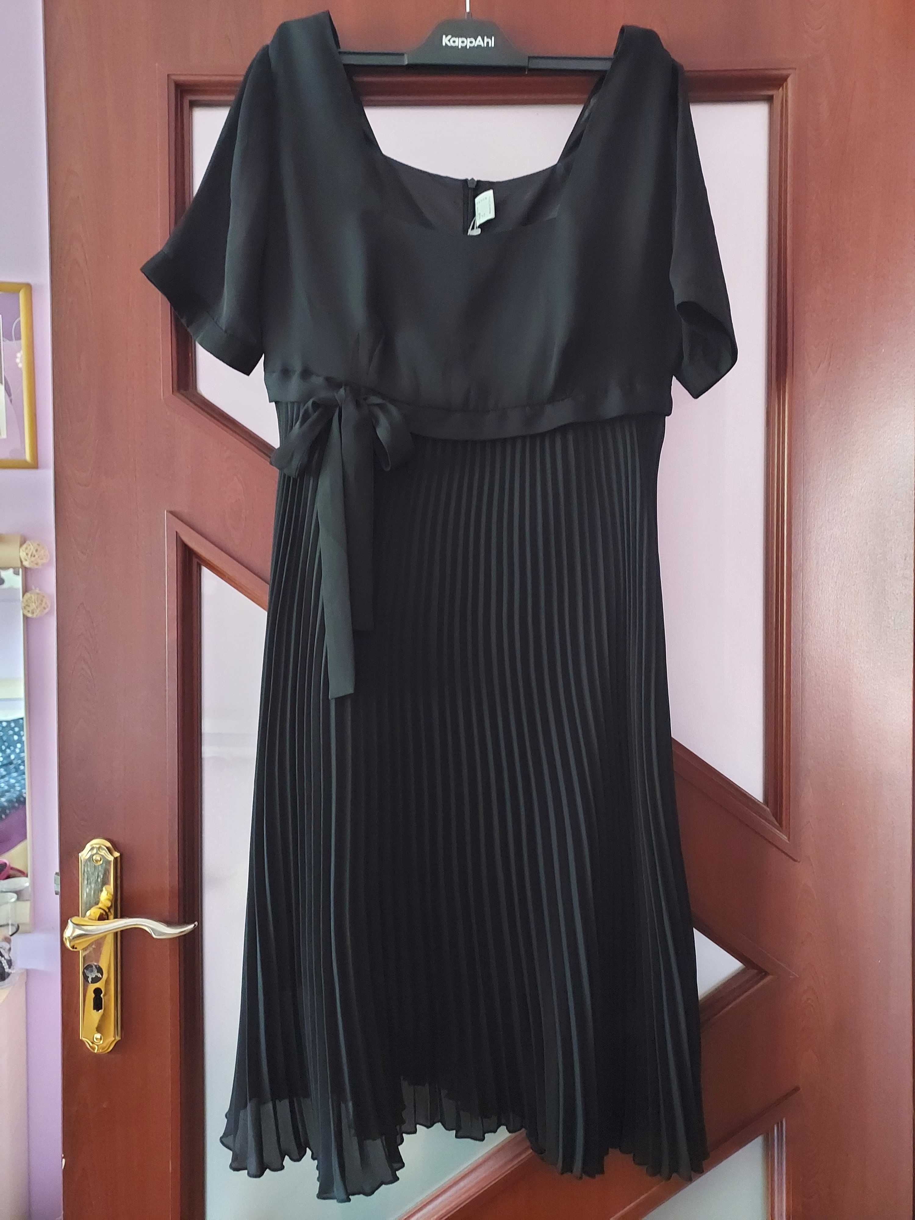 Sukienka plisowana czarna roz.40