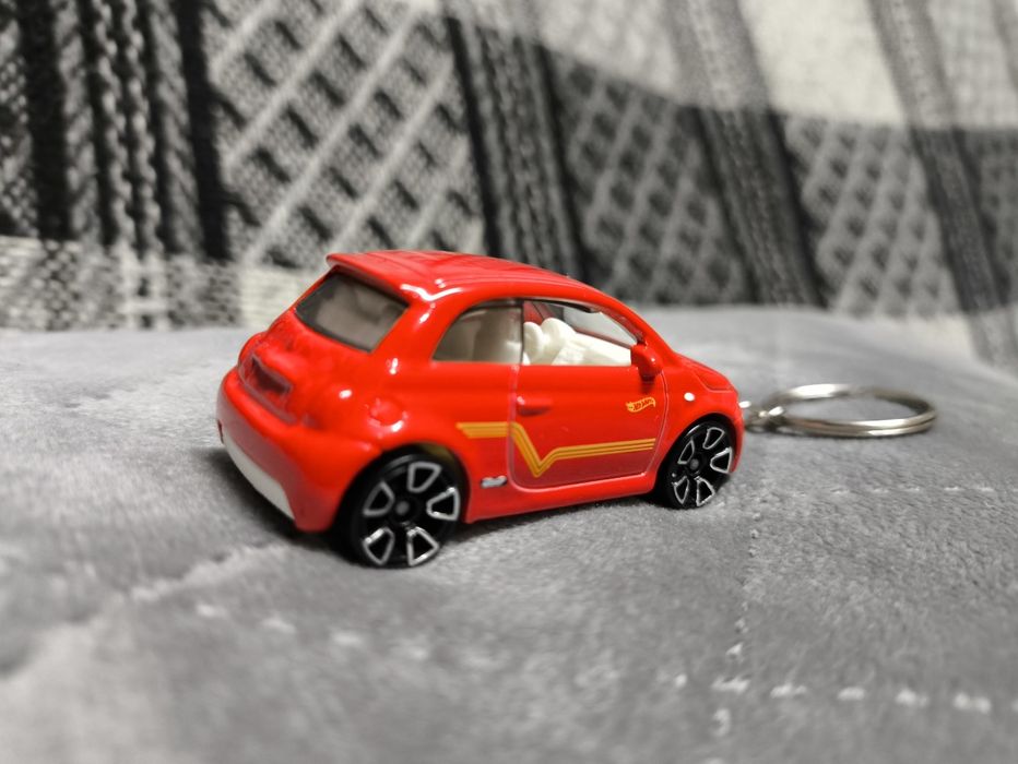 Fiat 500 czerwony brelok do kluczy