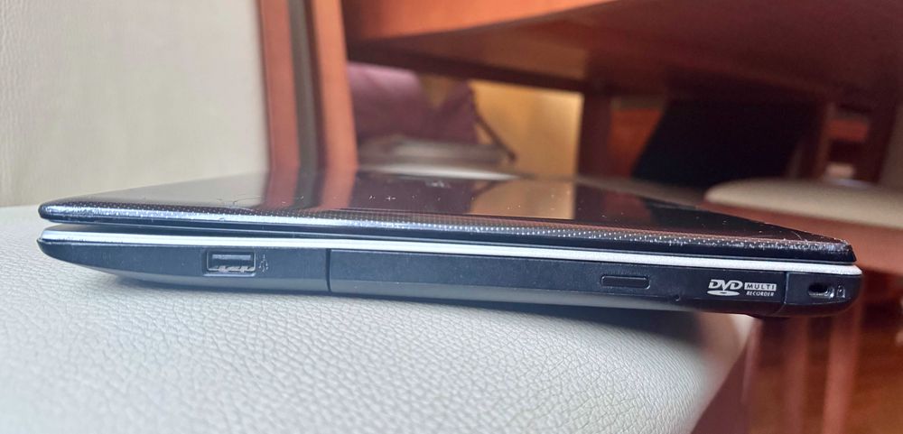 Asus k450J 14.1"/i7-4700HQ Quad Core/16Gb Ram/Ssd 250Gb/GeForce GT840M