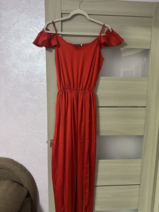 Плаття жіноче червоне