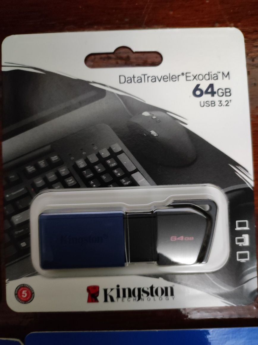 Флешка Kingston оригінальні