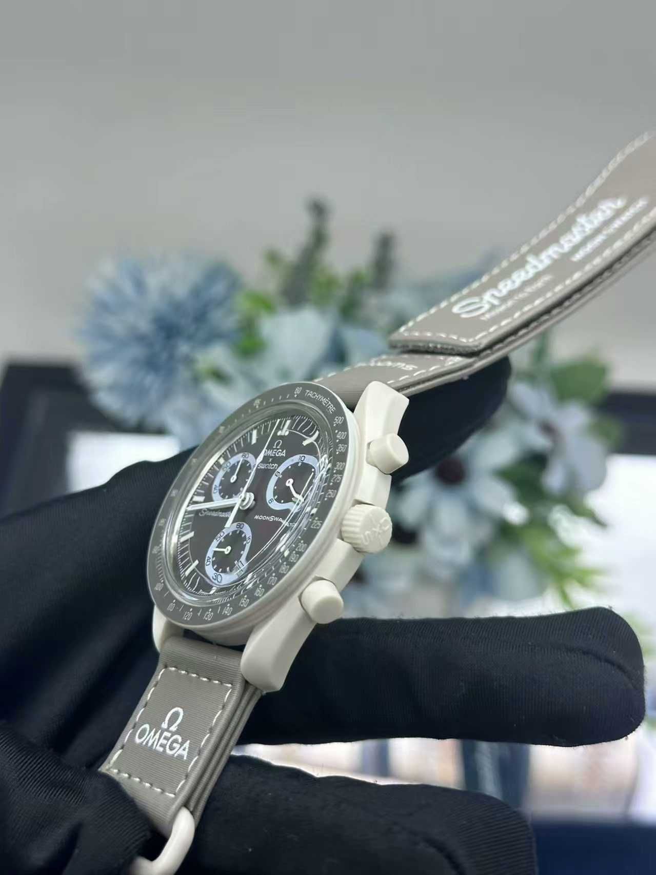 Omega x Swatch Desert: Awangardowy SO33T103 dla Globtroterów