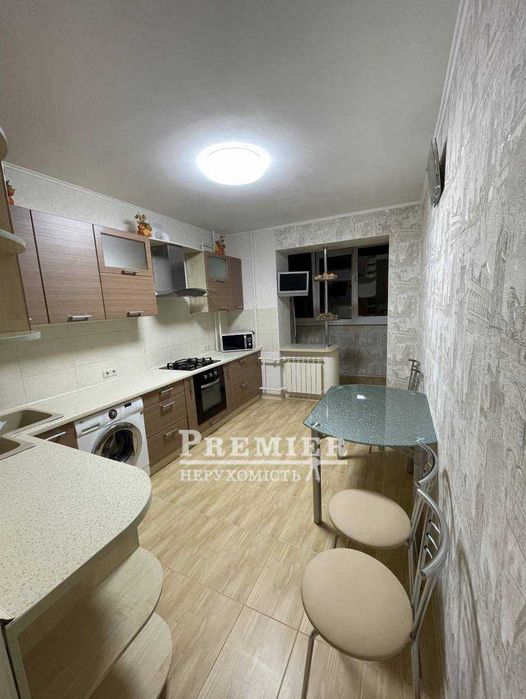 Продам квартиру з ремонтом на Заболотного