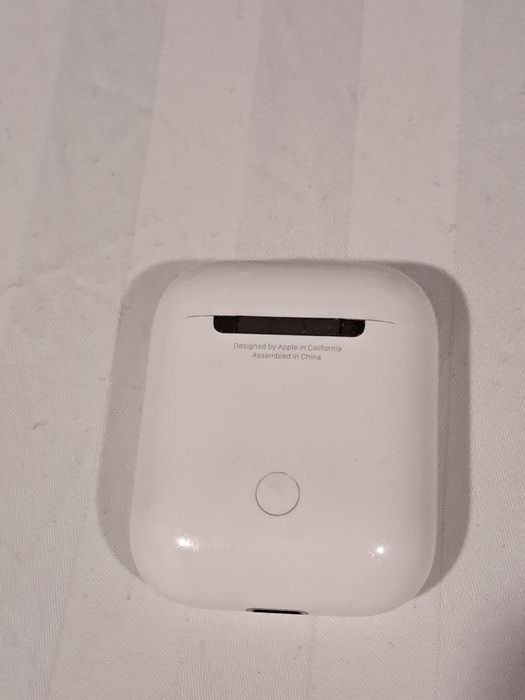 Appel Airpods кейс