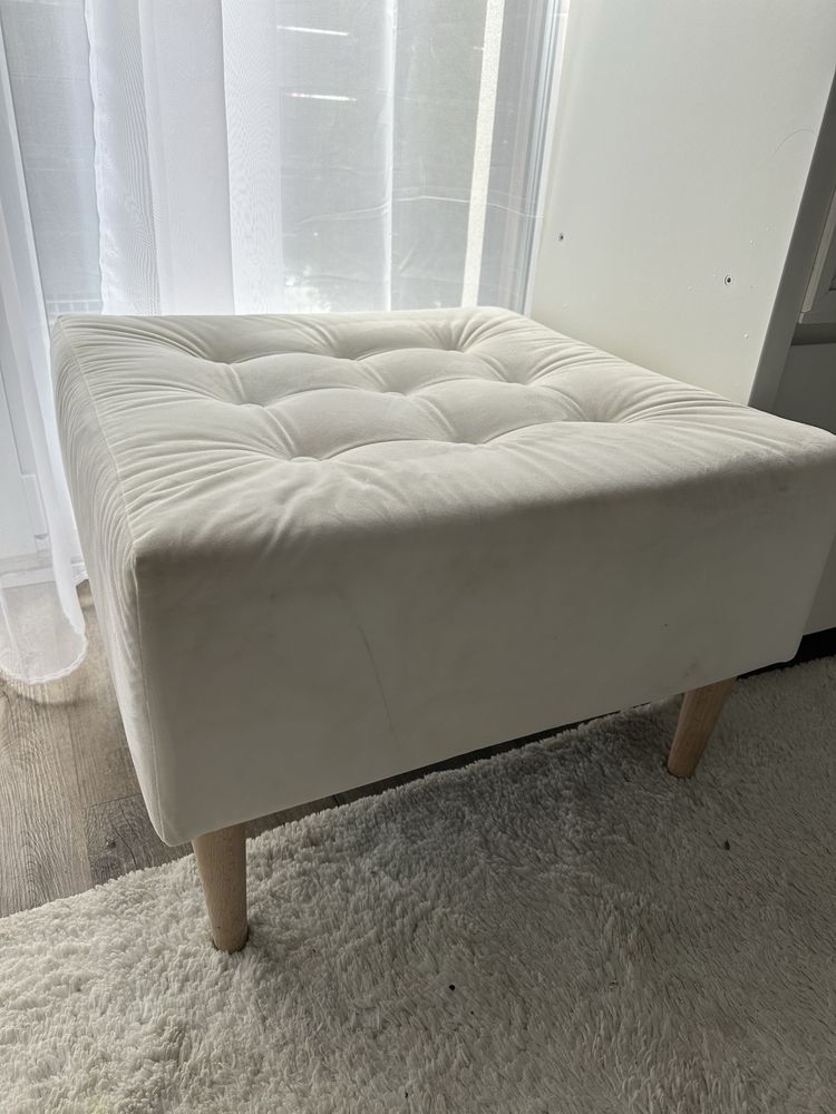 Pufa biala drewniana pikowana elegancka 60x60