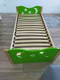 Łóżko dziecięce zielono- drewniane