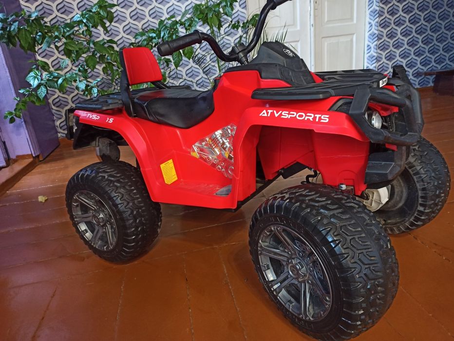 Детский електромобиль. Полный привод