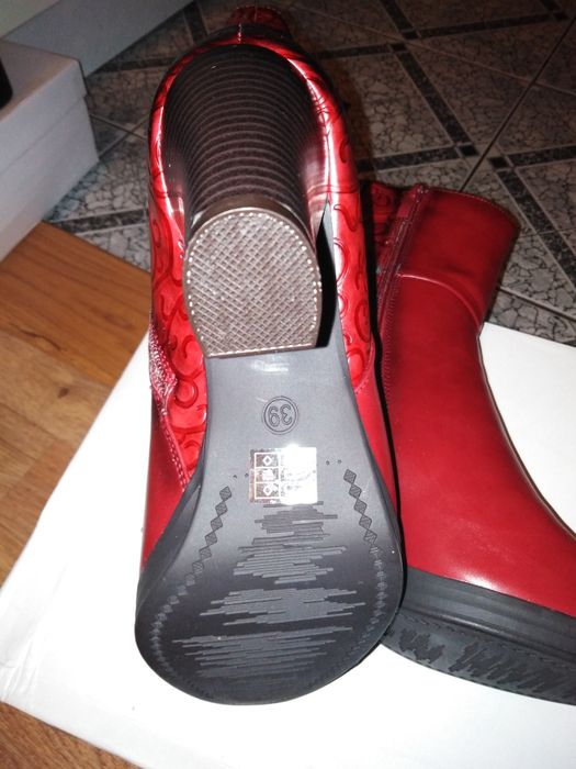 Daszyński-botki na słupku. R. 39 Nowe