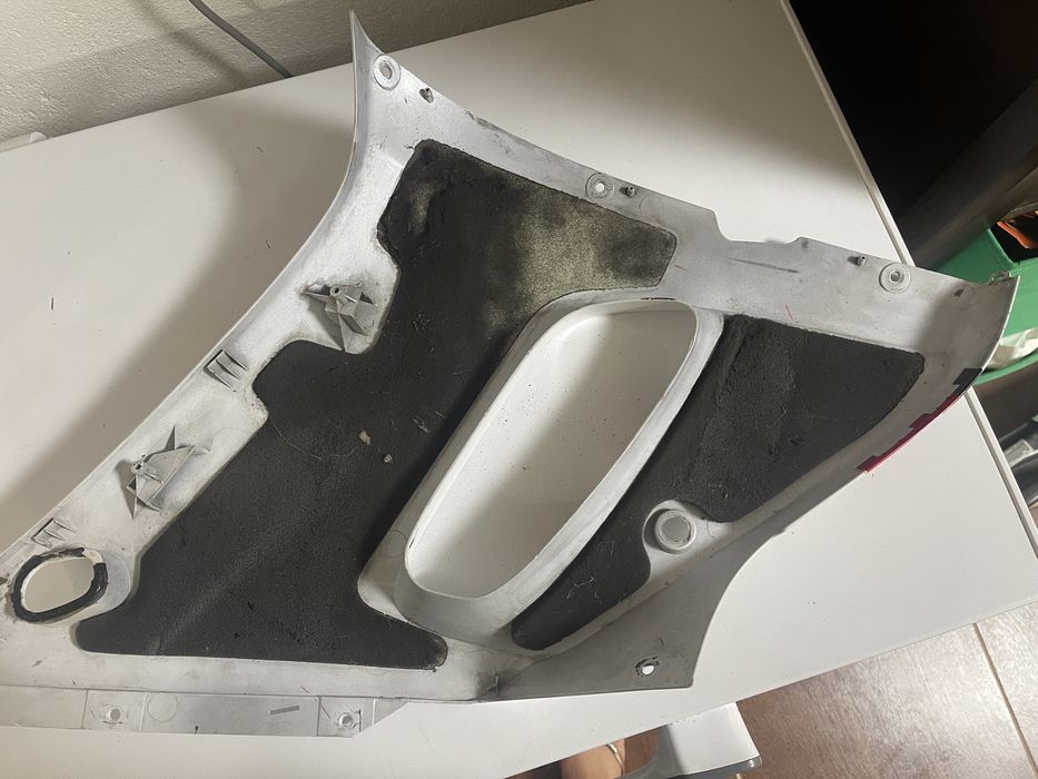 Carnagem lado esquedo Yamaha r6 99’02