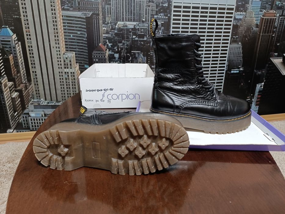 Ботінки зимові жіночі