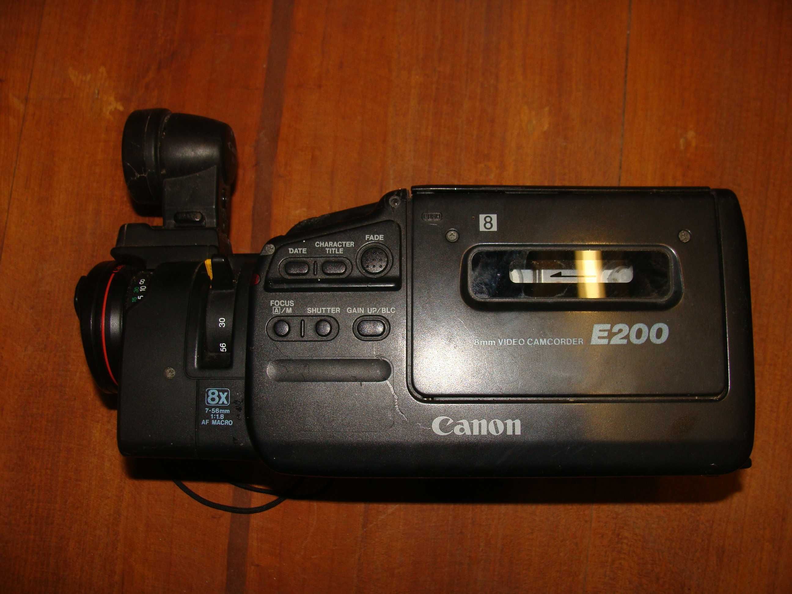 Máquina de Filmar - Canon E200 - 8 mm Vídeo Camcorder