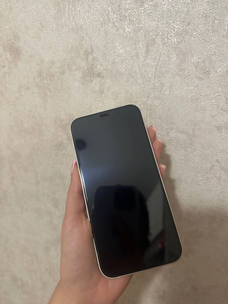 Iphone 12 64gb 100% battery